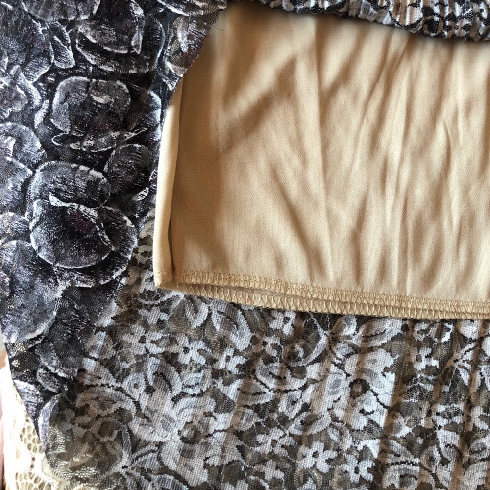 NEW•XL•Elegance Is Calling Lightweight Midi Floral Accordion Skirt - Picture 10 of 12